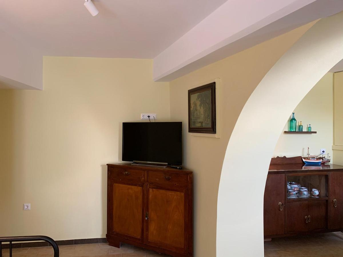 Captain'S House Plaka Milos Villa Bagian luar foto